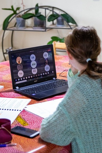 telework 5906362 640 9 Herramientas básicas para el trabajo a distancia