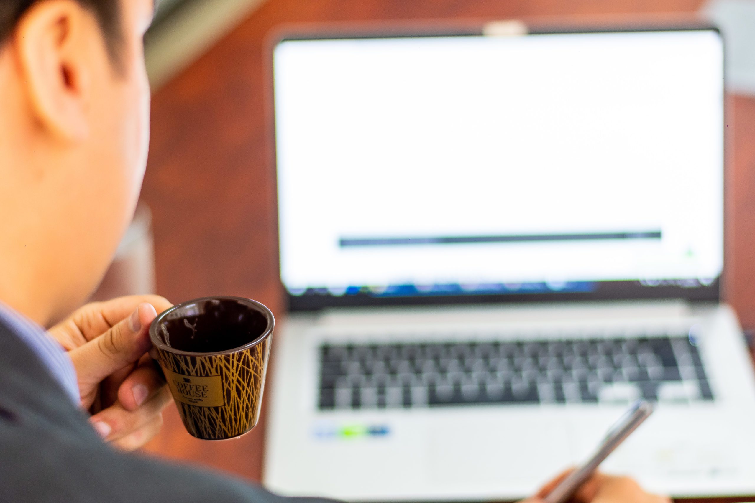 Job Center 16 scaled Oficina virtual vs Oficina presencial ¿Cuál beneficia más y es más productiva?