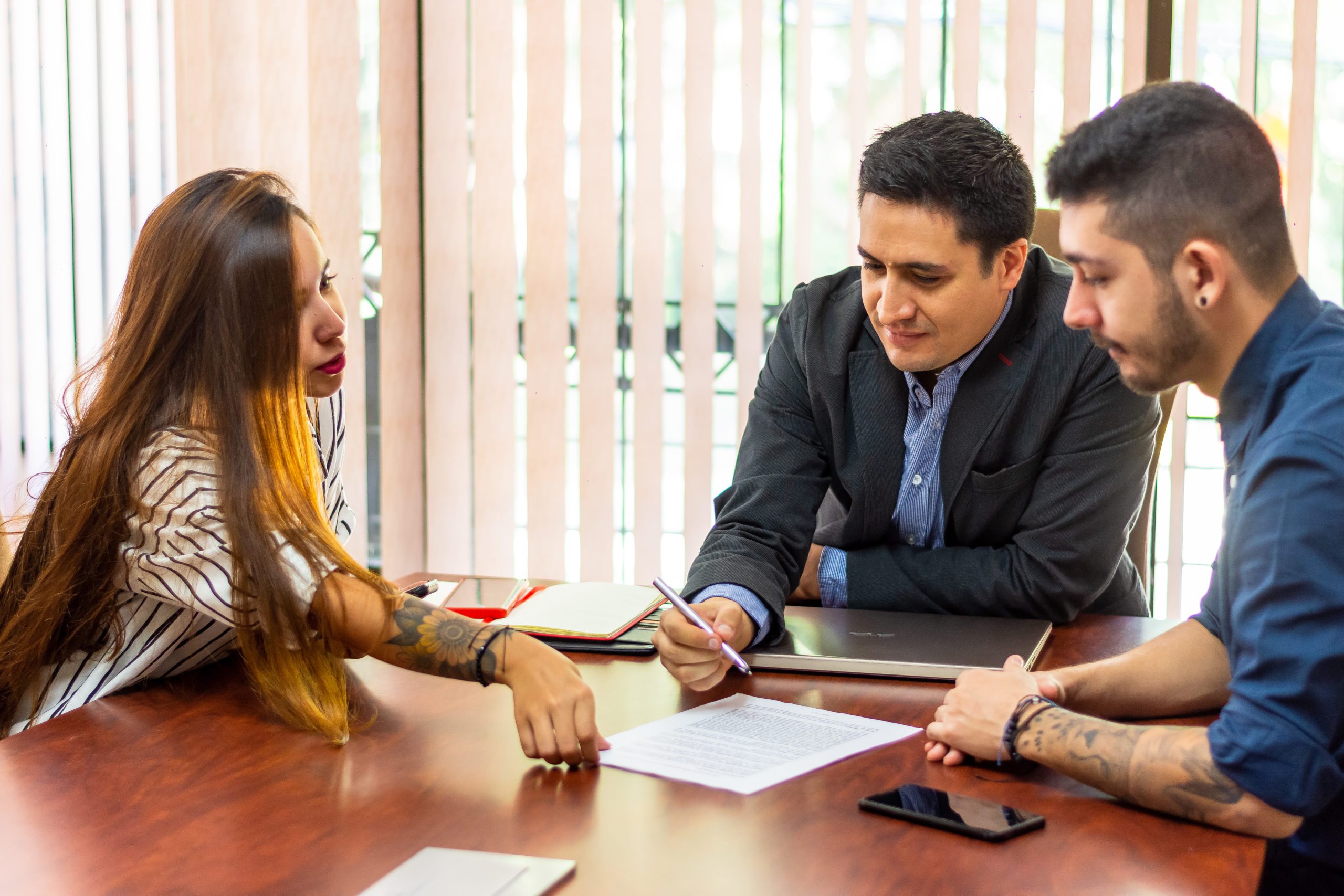 Job Center 10 scaled ¿Qué es una Oficina y qué papel juega para un emprendimiento?