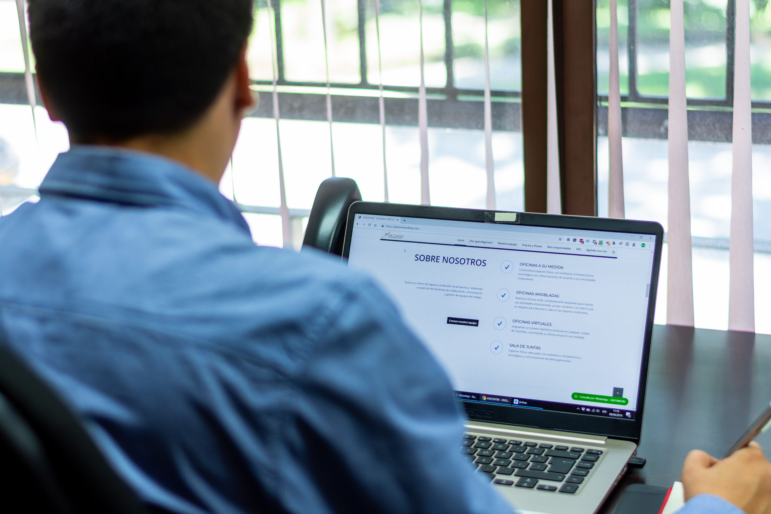 Job Center 90 scaled Requisitos jurídicos para crear tu empresa en Medellín